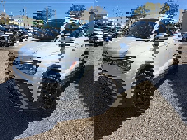 New 2025 Volkswagen Taos SE image 25