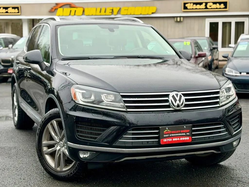 Used 2016 Volkswagen Touareg TDI AWD/4WD image 1