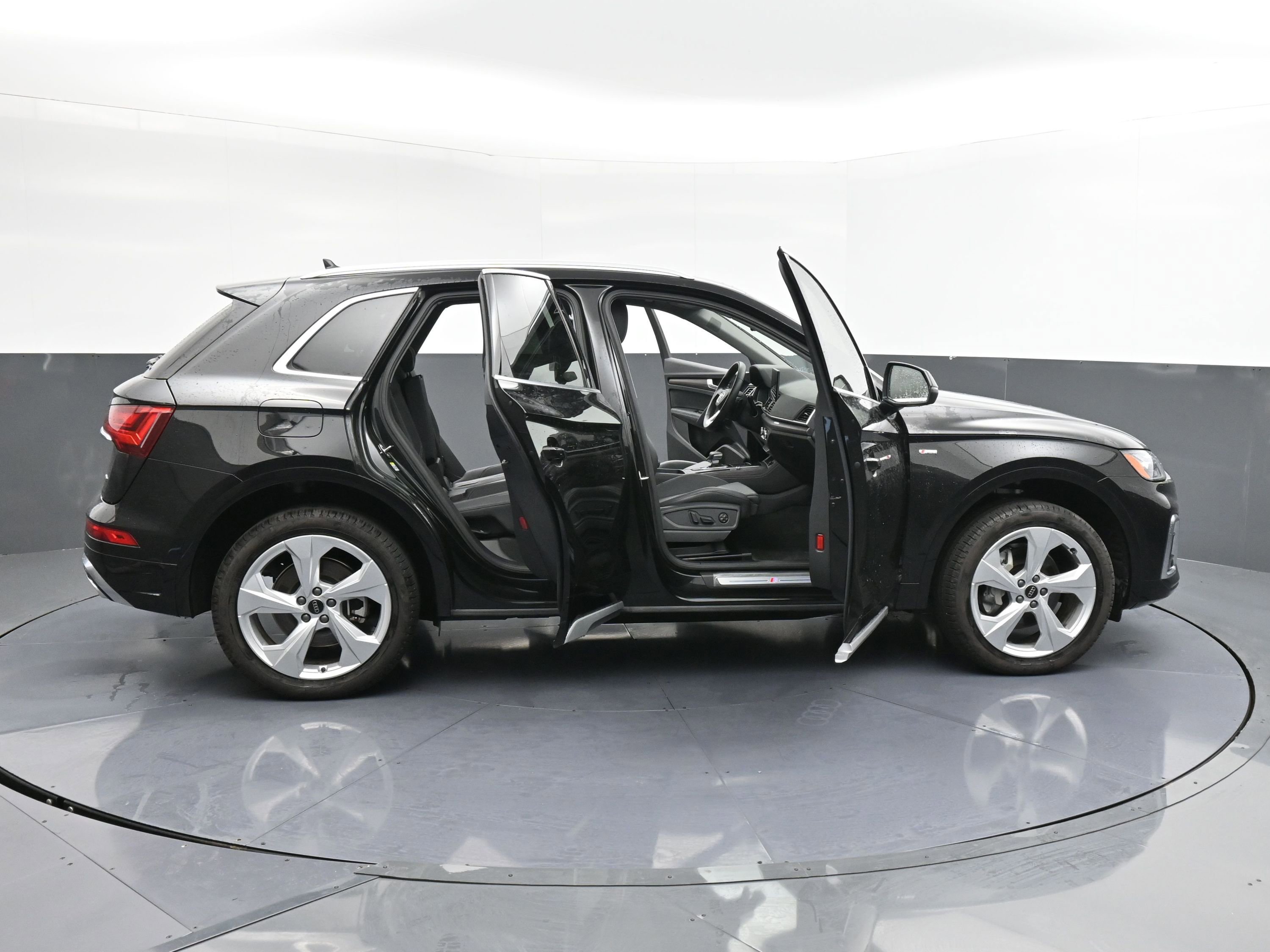 Used 2024 Audi Q5 2.0T Premium Plus w/ Premium Plus Package image 41