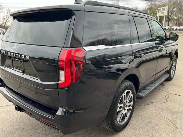 Used 2025 Ford Expedition Active image 10