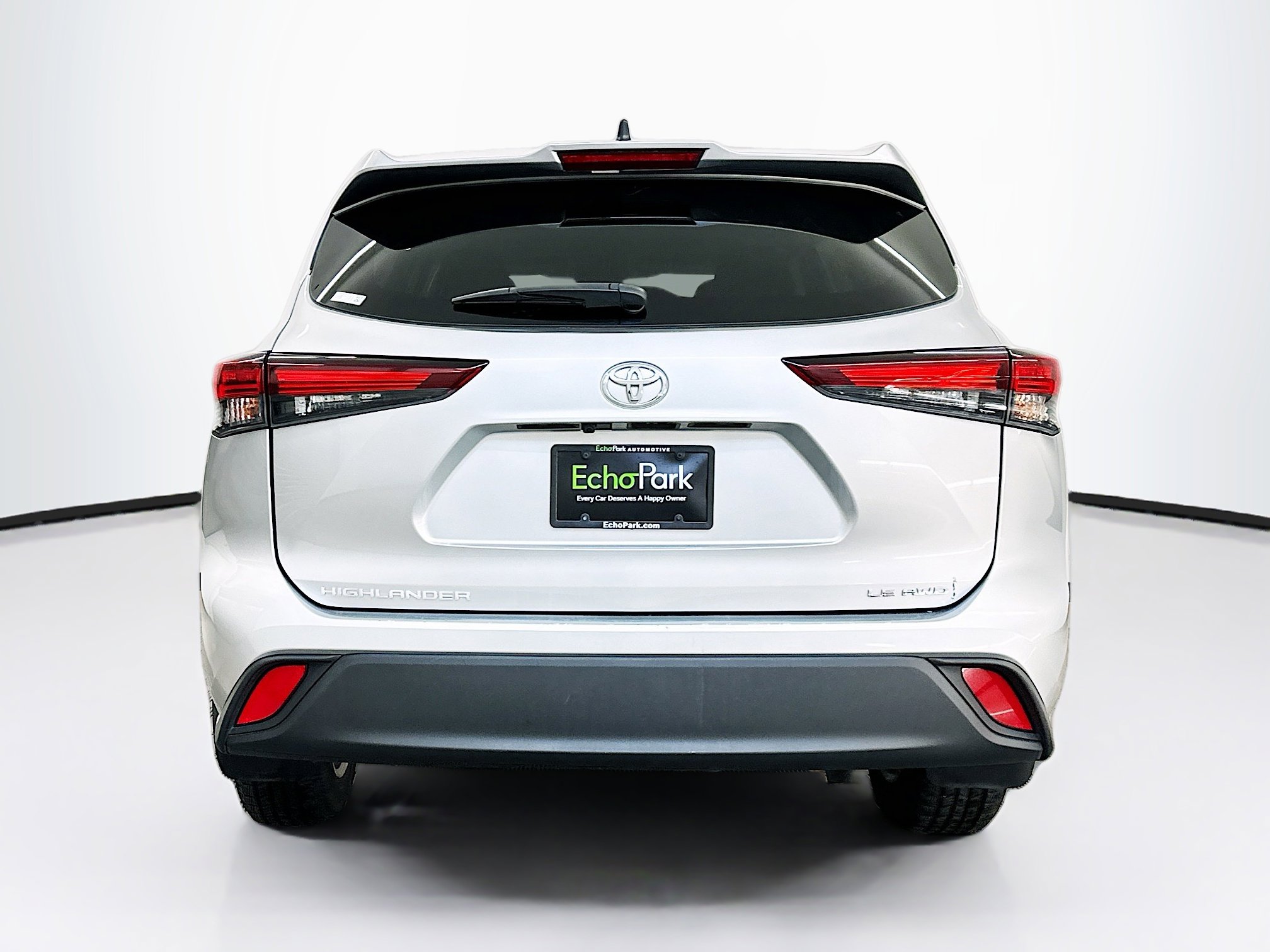 Used 2024 Toyota Highlander LE image 7