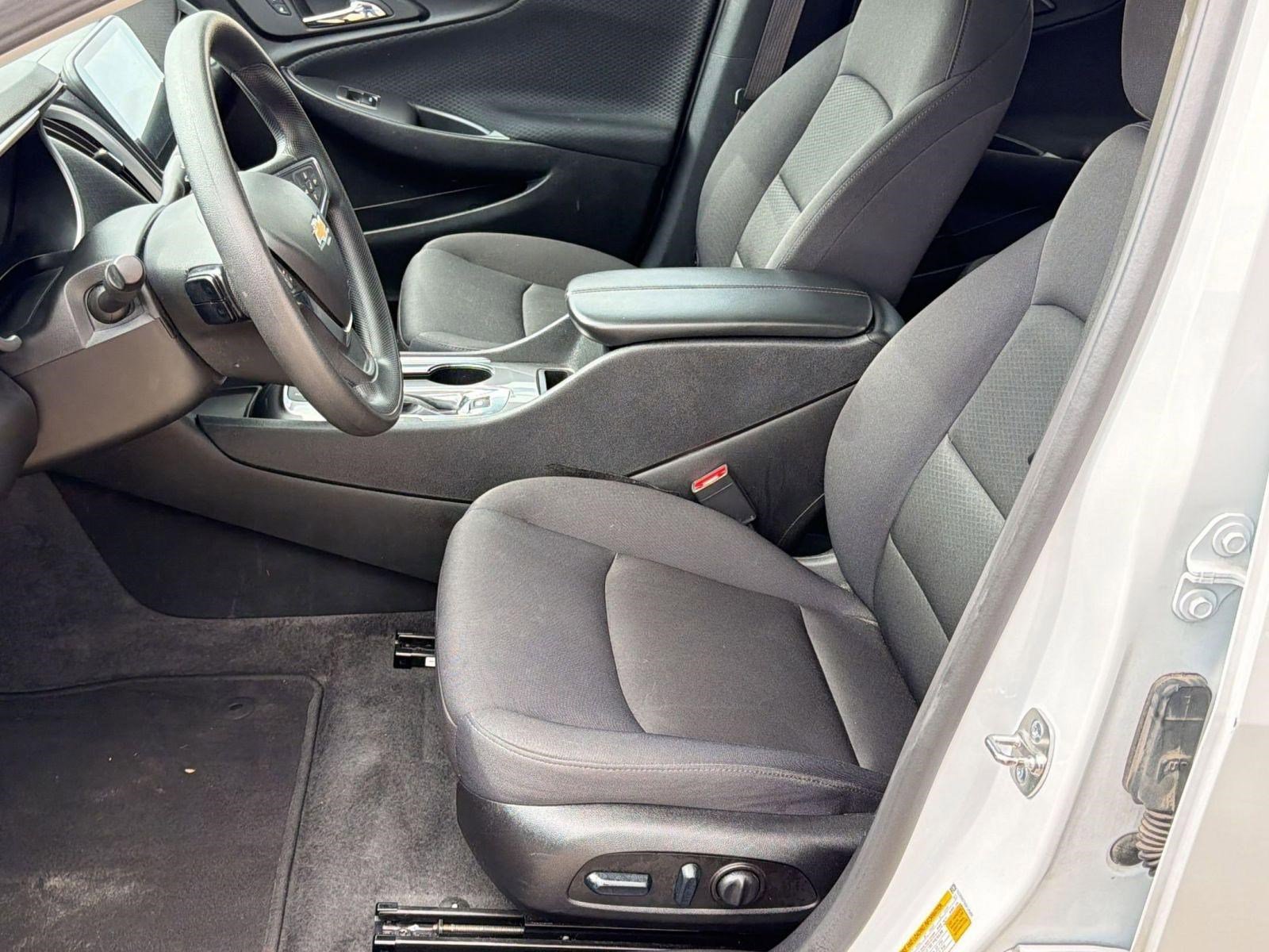 Used 2025 Chevrolet Malibu LT image 5