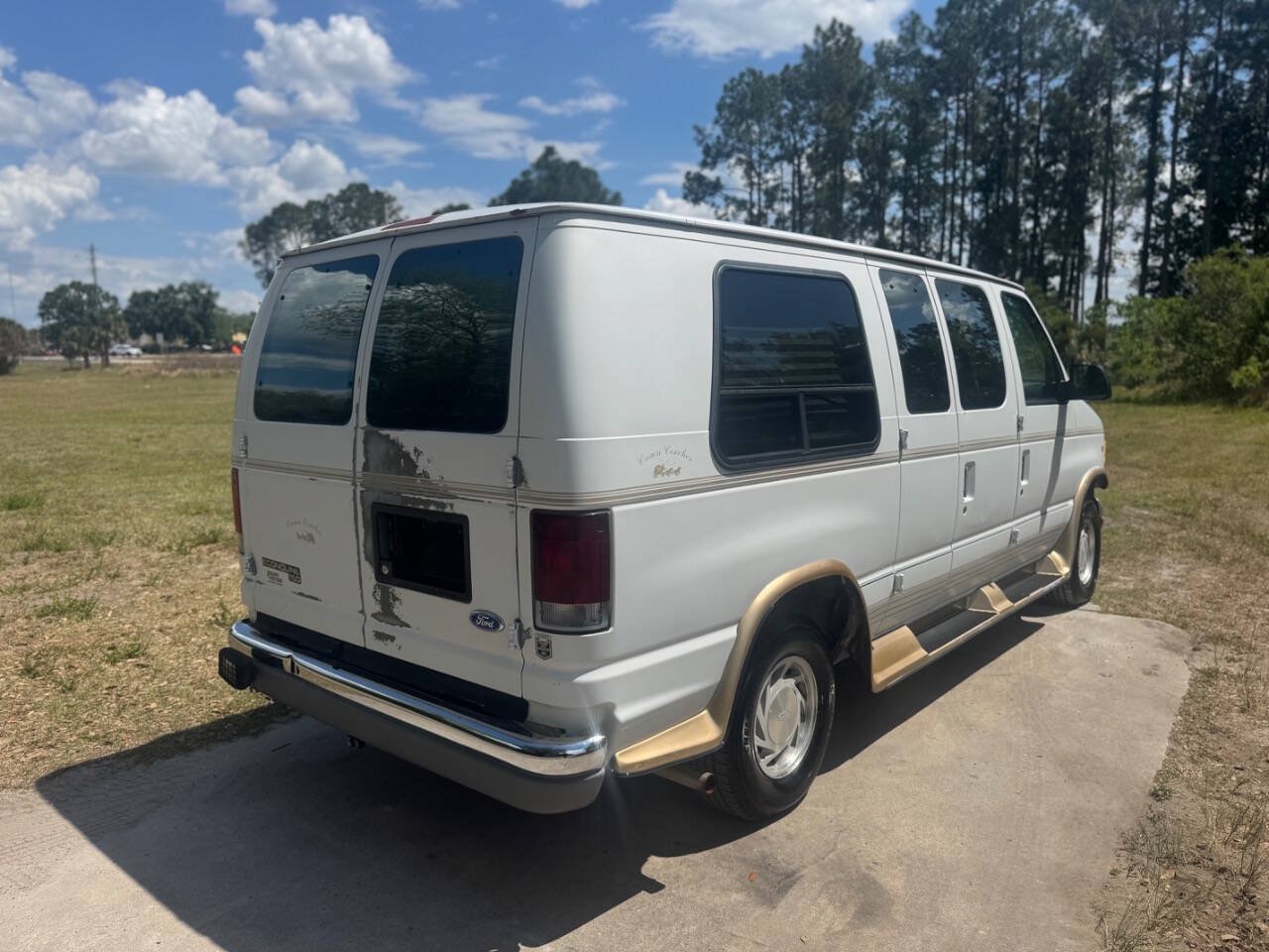 Used 1997 Ford E-150 and Econoline 150 RWD image 4