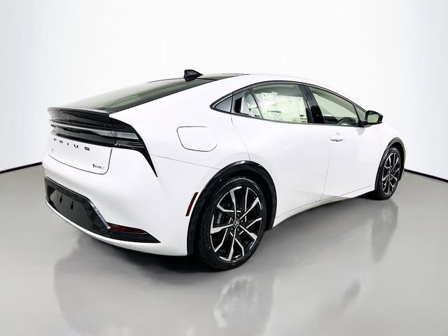 New 2026 Toyota Prius Plug-In Hybrid FWD image 3