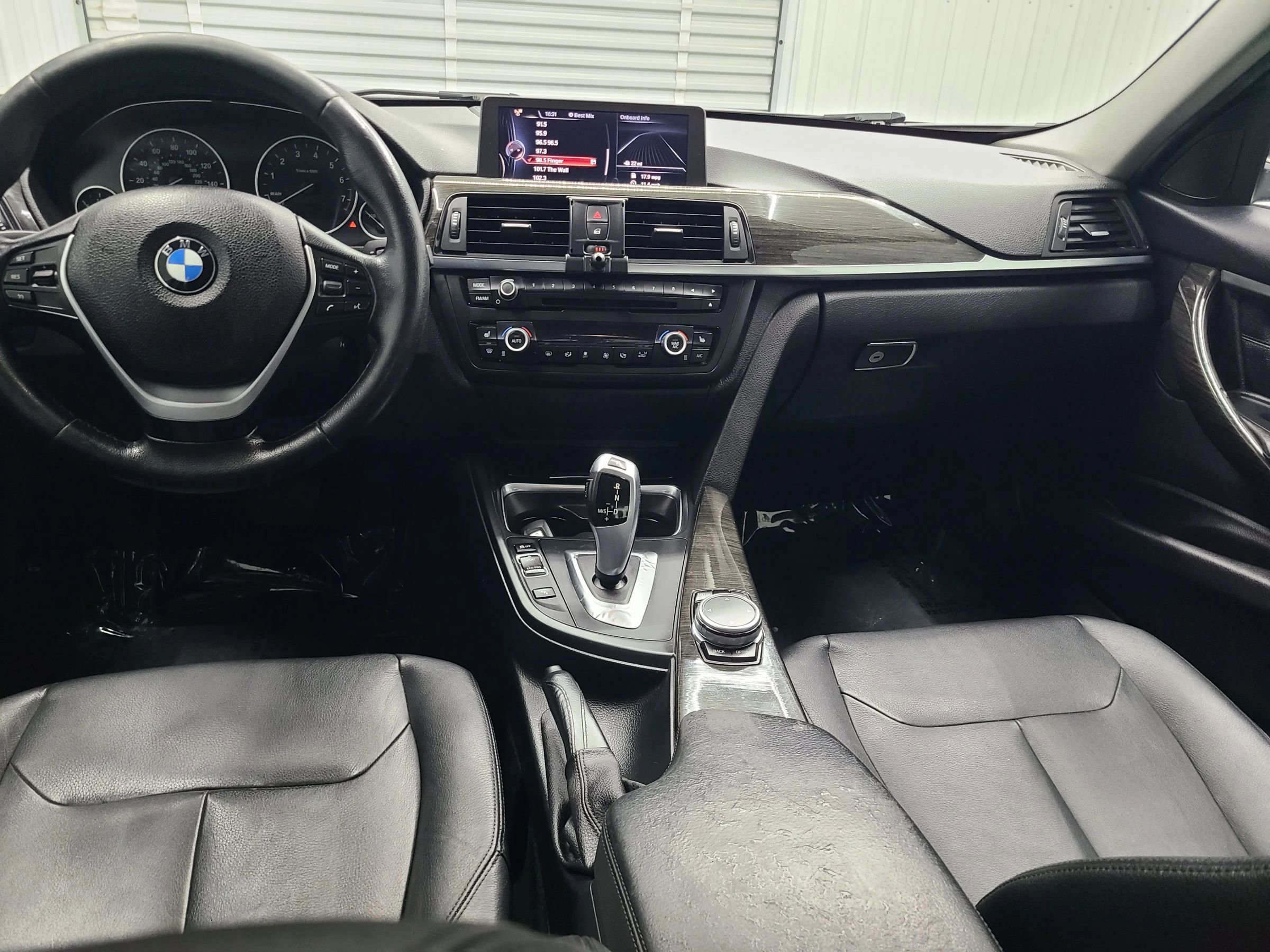Used 2015 BMW 328i xDrive Sedan image 2