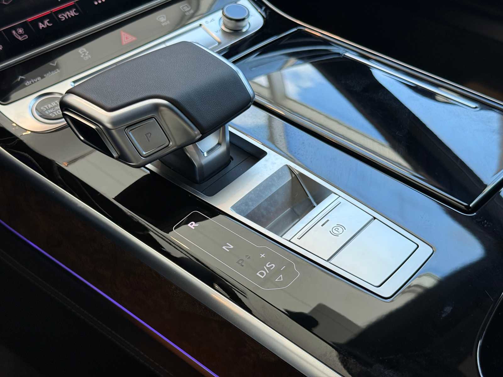 New 2025 Audi A8 L 3.0T image 32