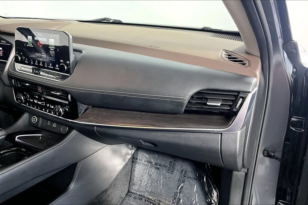 Used 2023 Nissan Rogue Platinum w/ Platinum Premium Package FWD image 16