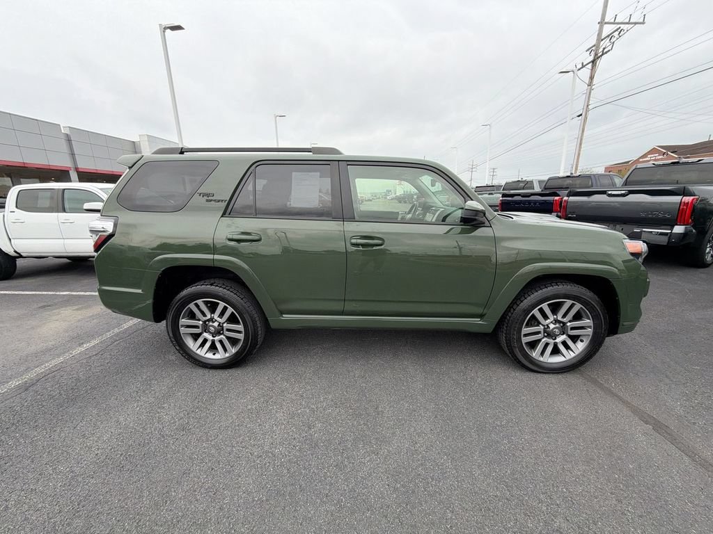 Used 2022 Toyota 4Runner TRD Sport AWD/4WD image 9