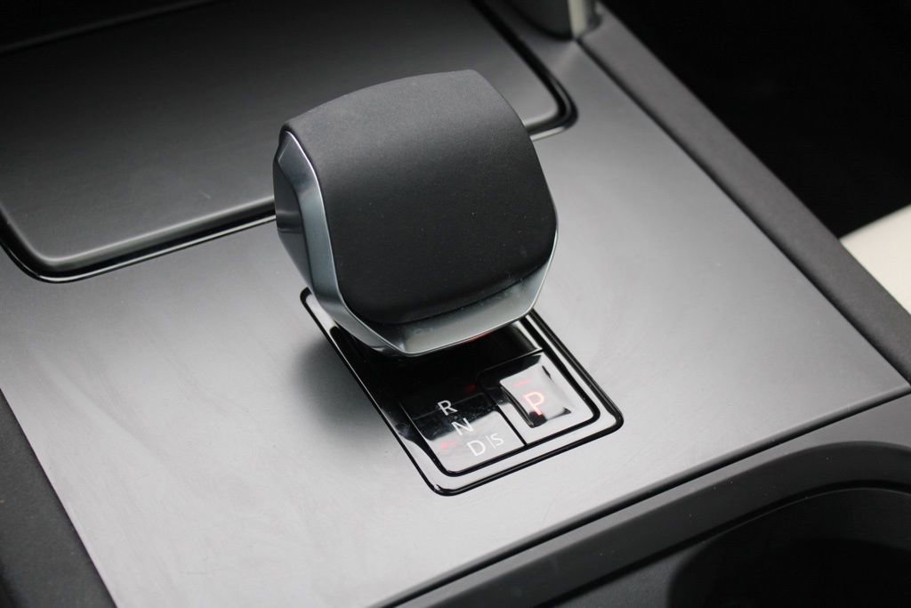 Certified 2025 Land Rover Discovery Sport S image 28