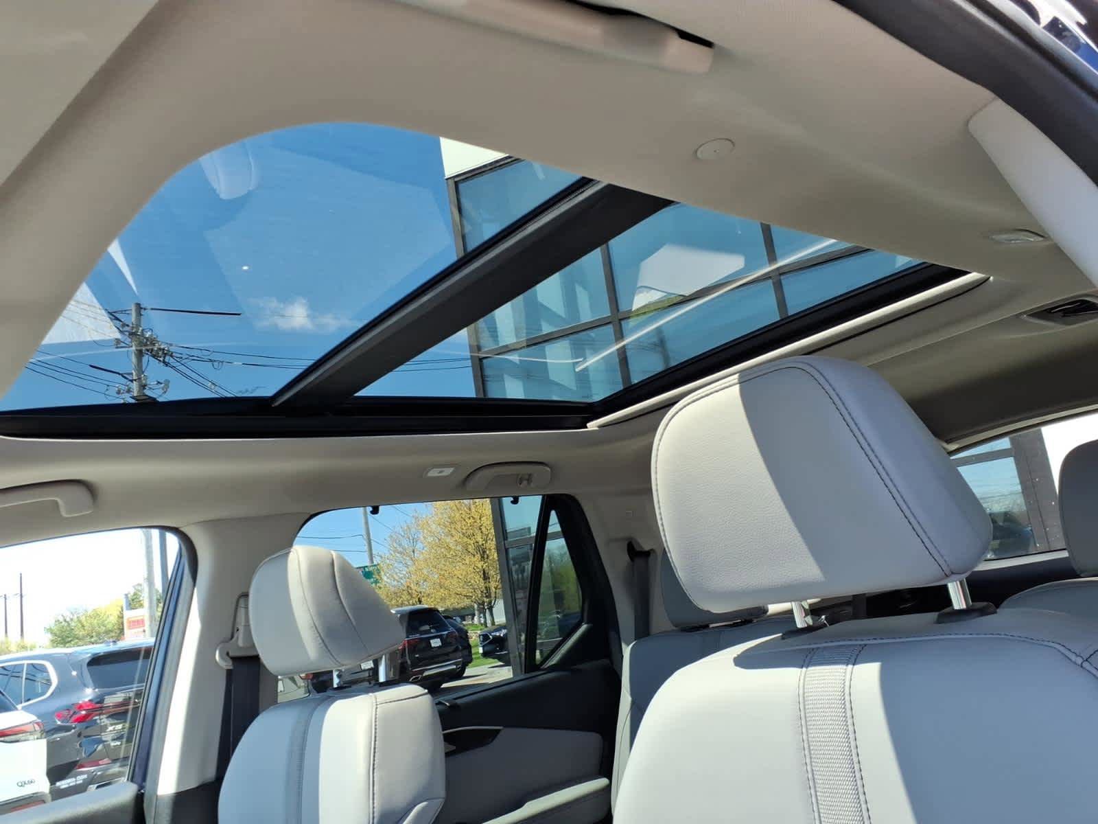 Used 2023 Honda Pilot Touring image 18