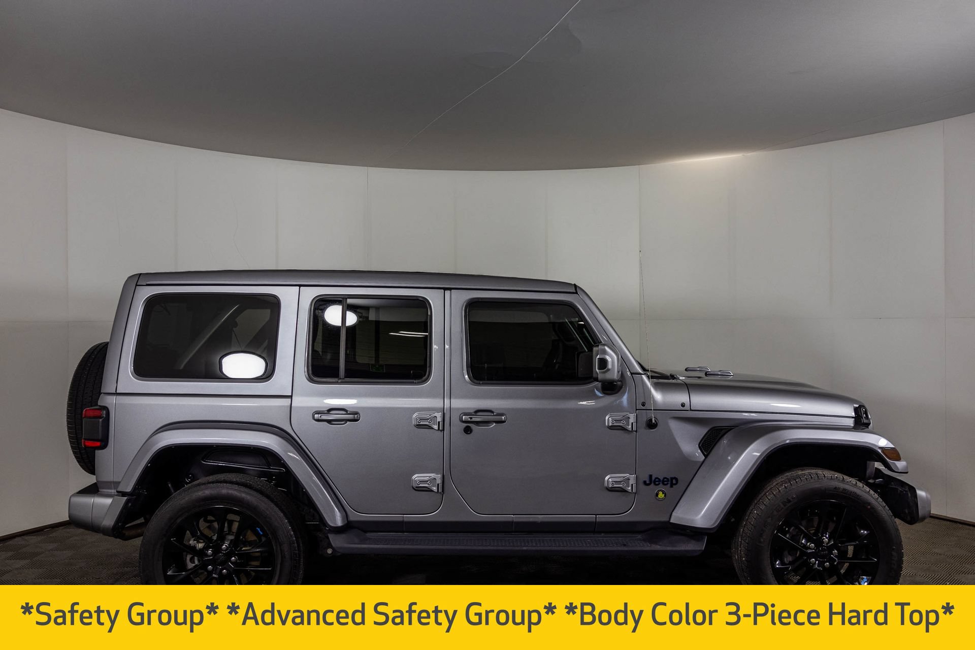 Used 2021 Jeep Wrangler Unlimited Sahara AWD/4WD image 17
