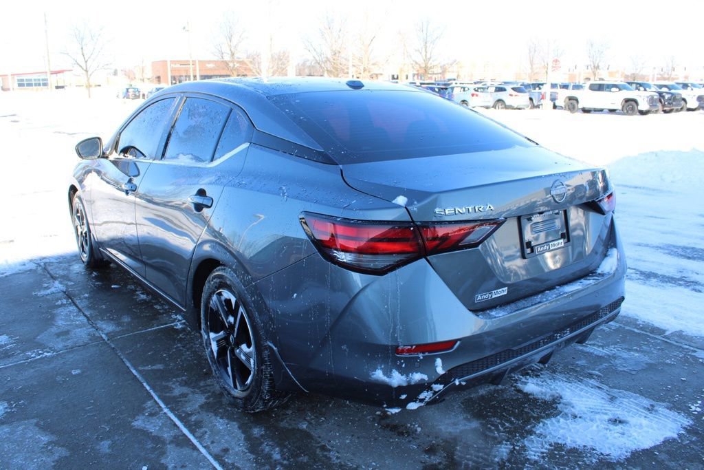 Used 2025 Nissan Sentra SV image 5