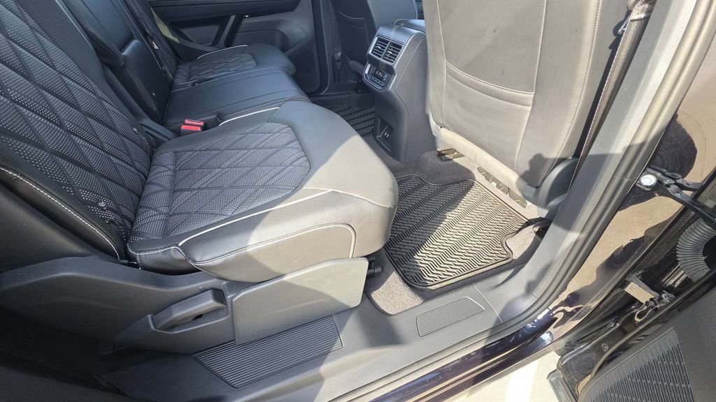 Used 2025 Volkswagen Atlas SEL Premium R-Line AWD/4WD image 15