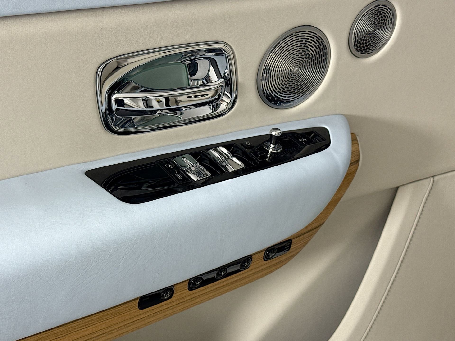 Used 2019 Rolls-Royce Cullinan image 16