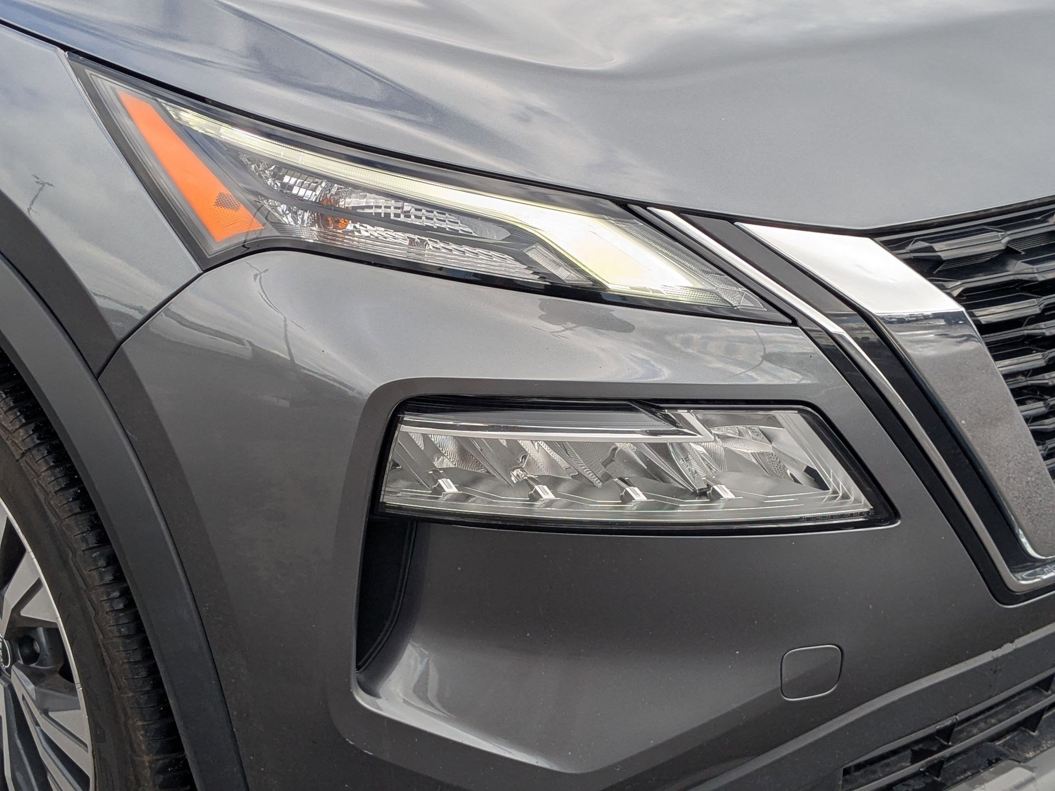 Used 2022 Nissan Rogue SV image 11