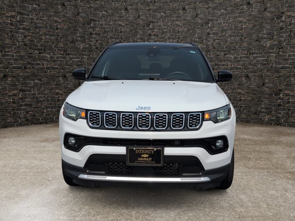 Used 2025 Jeep Compass Limited AWD/4WD image 4