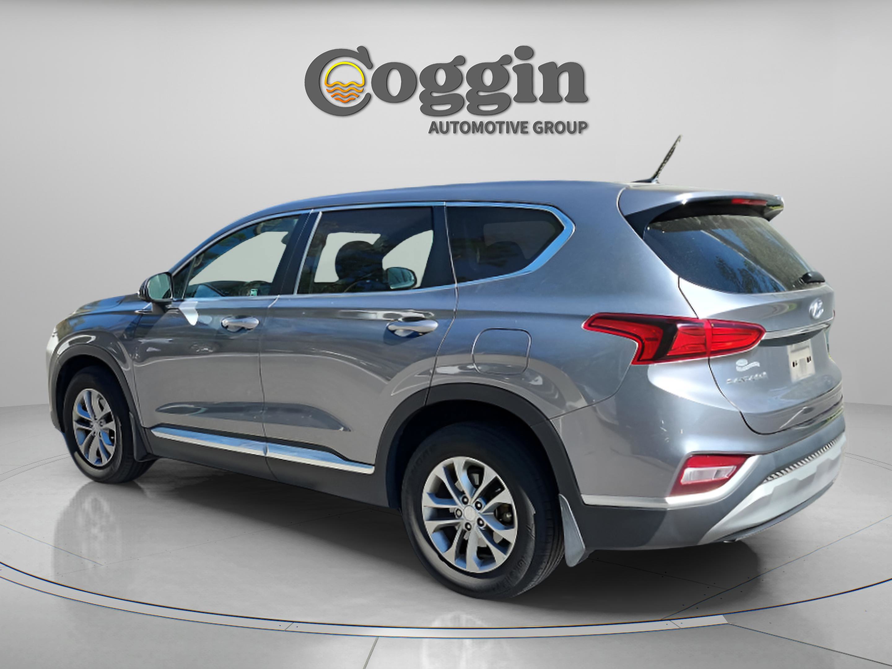 Used 2019 Hyundai Santa Fe SE image 4