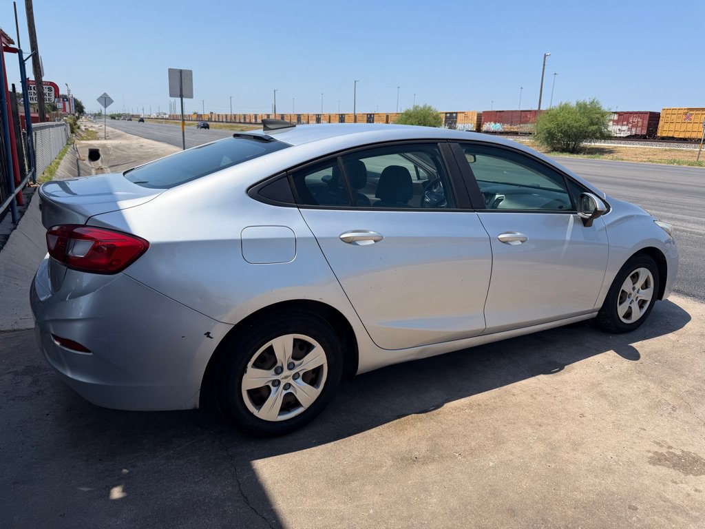 Used 2018 Chevrolet Cruze LS FWD image 14