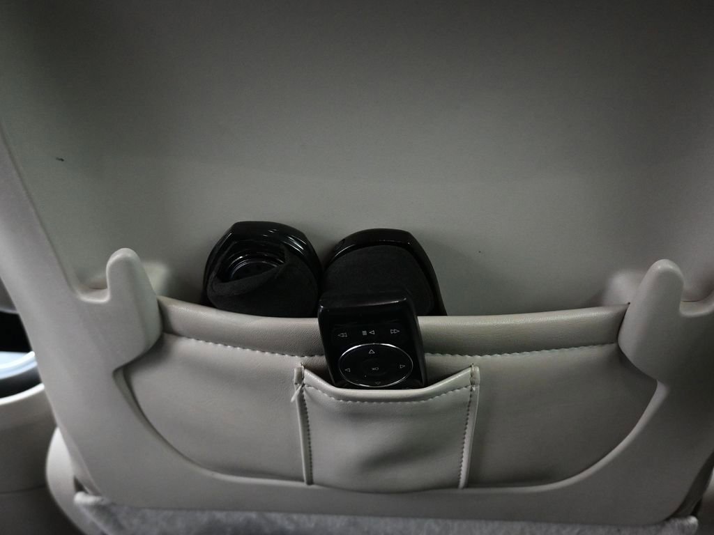 Used 2020 Chrysler Pacifica Limited w/ Advanced Safetytec Group image 44