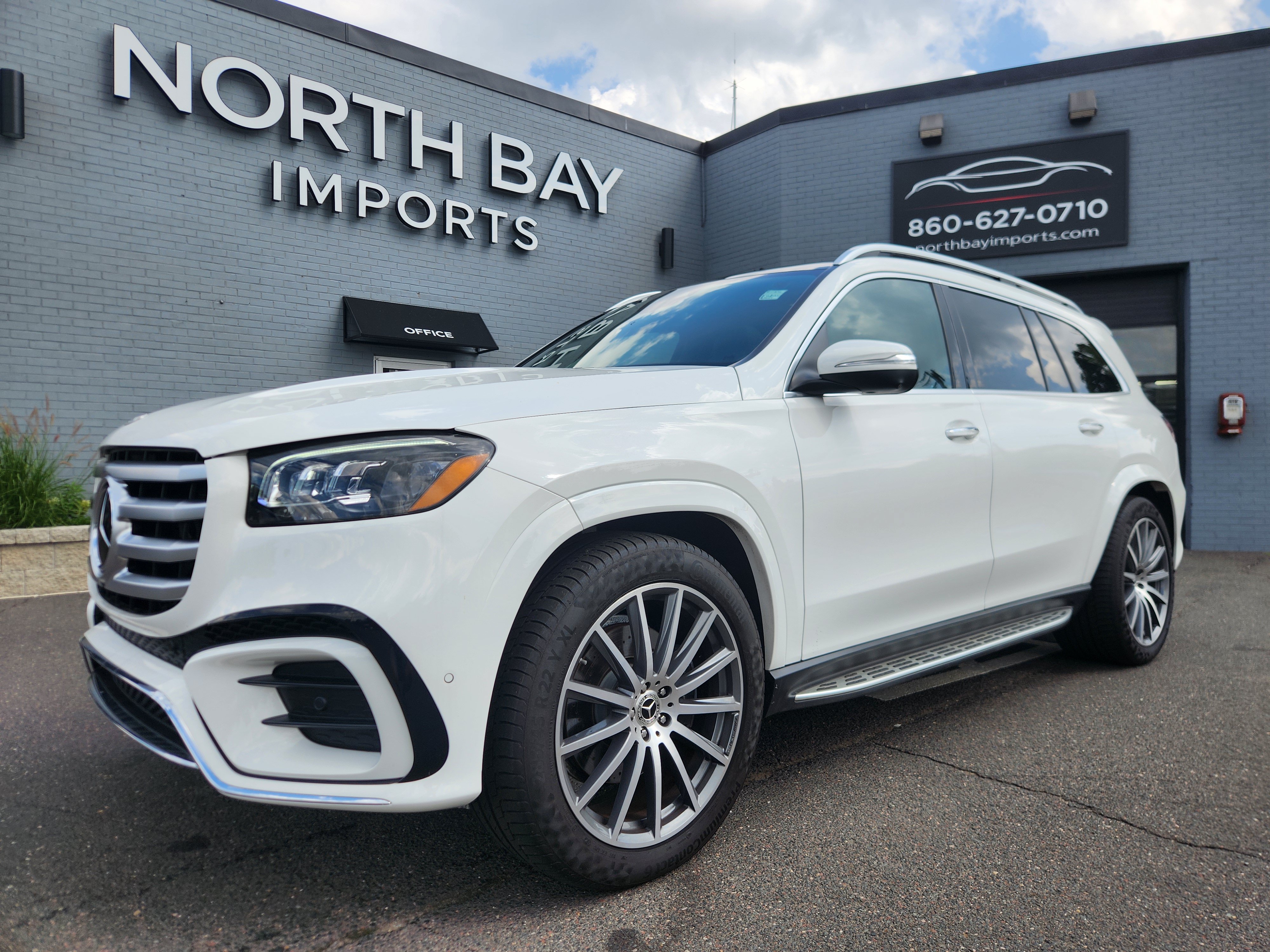 Used 2024 Mercedes-Benz GLS 450 4MATIC w/ AMG Line Exterior video 1