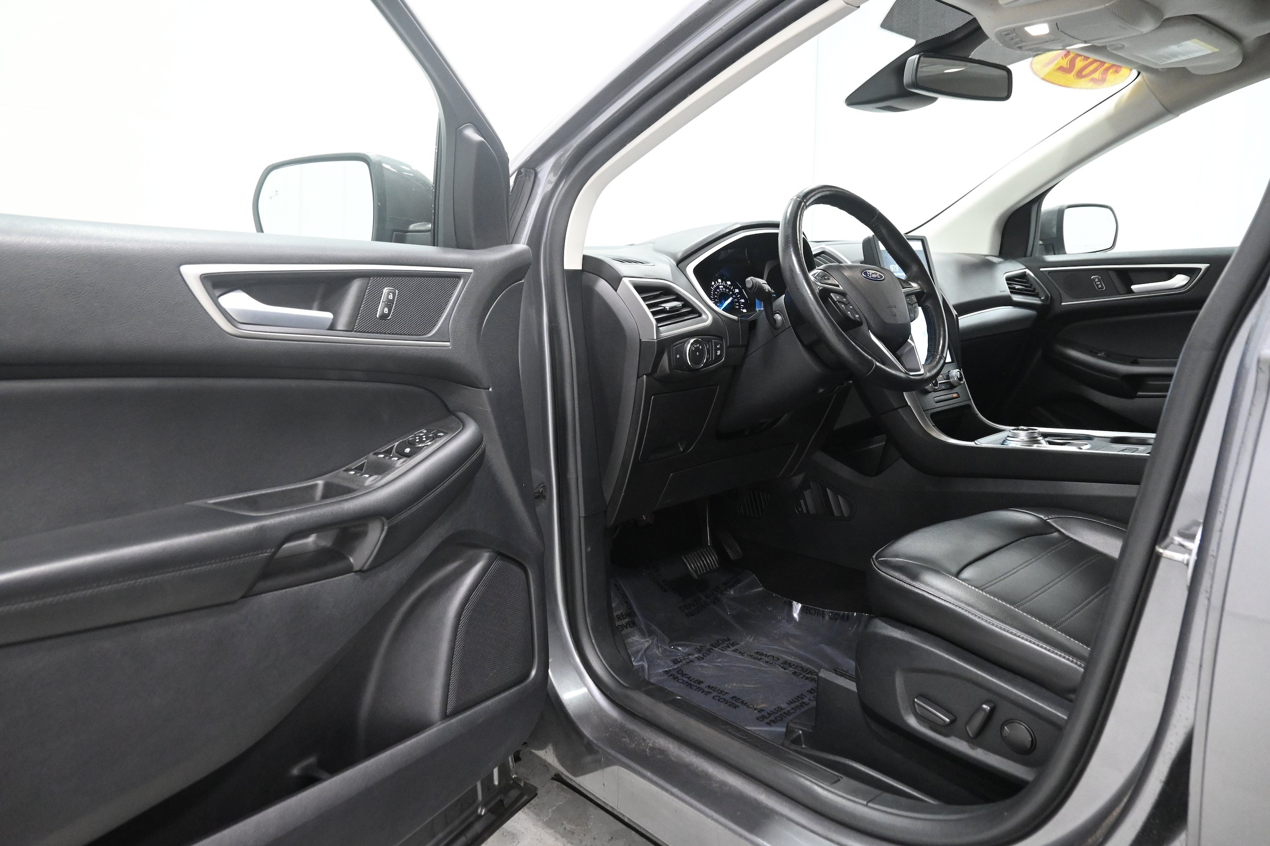 Used 2021 Ford Edge SEL w/ Convenience Package AWD/4WD image 4
