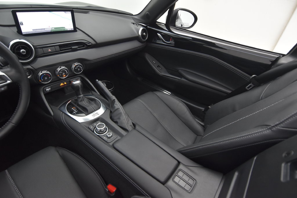 Certified 2025 MAZDA MX-5 Miata RF Grand Touring RWD image 30