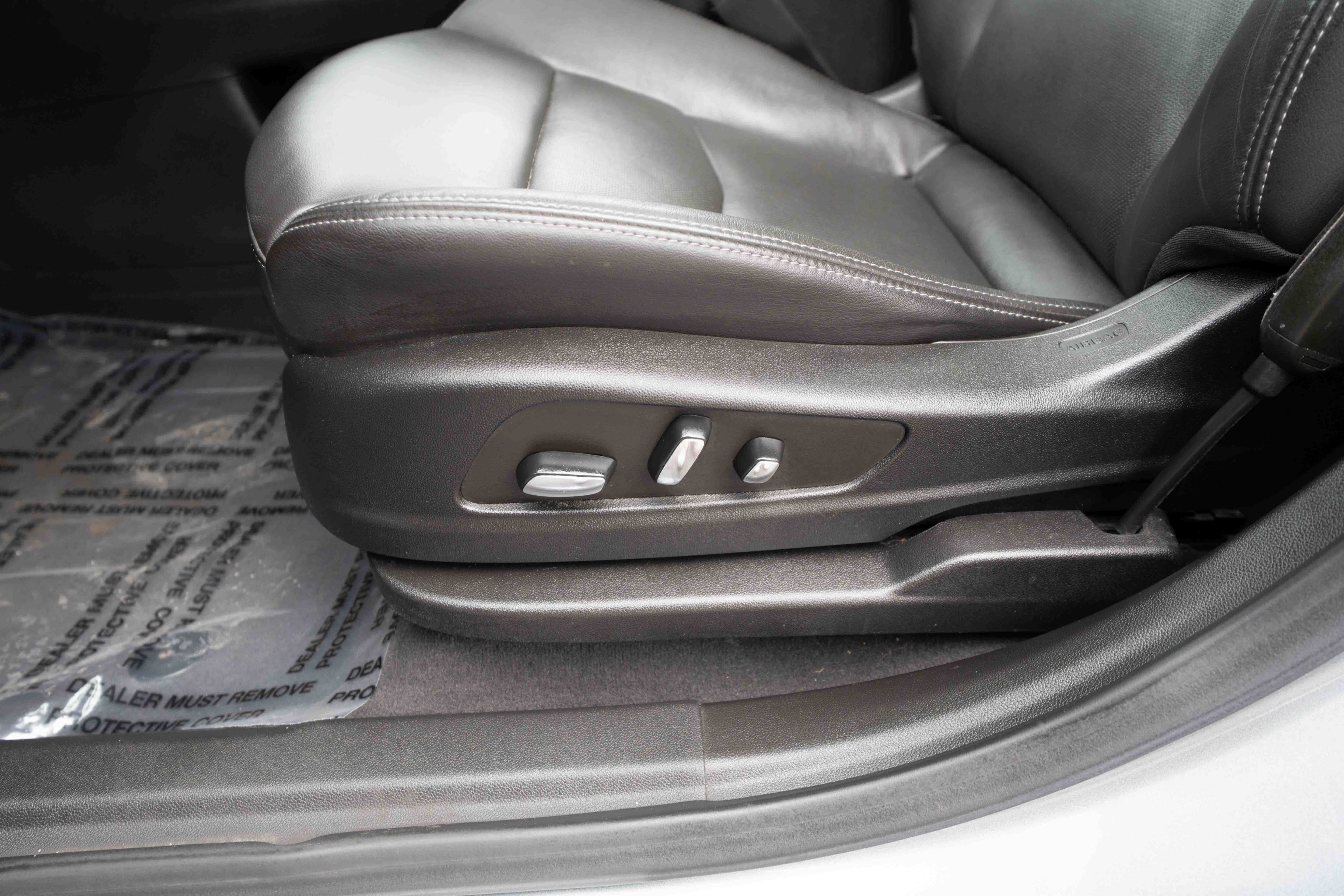 Used 2023 Cadillac XT6 Premium Luxury image 12