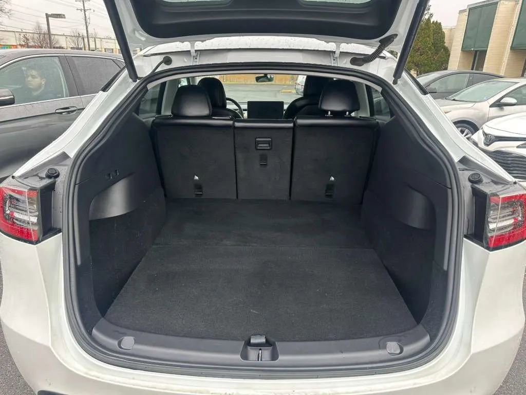 Used 2021 Tesla Model Y Long Range image 29