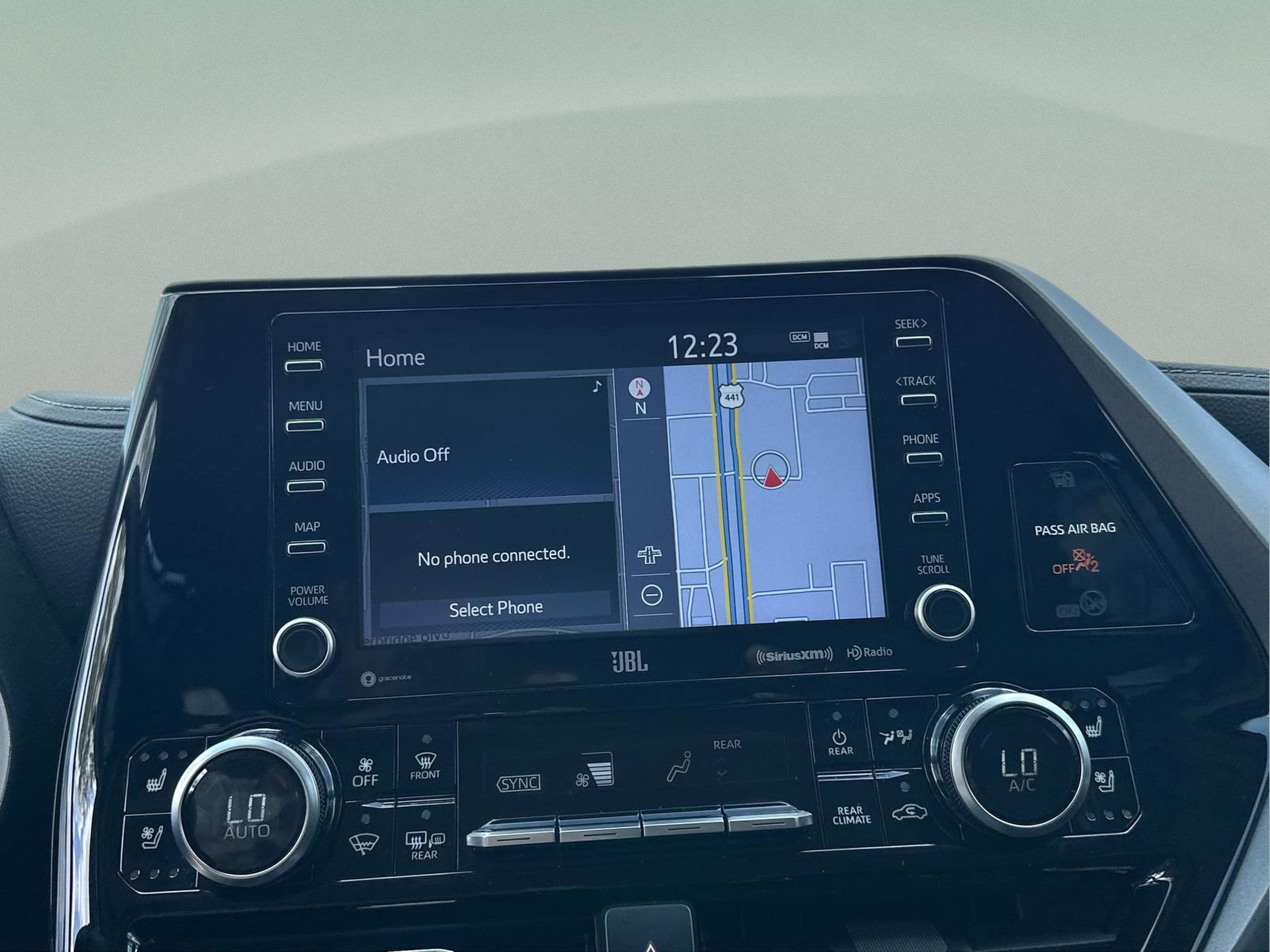 Used 2022 Toyota Highlander Limited image 13