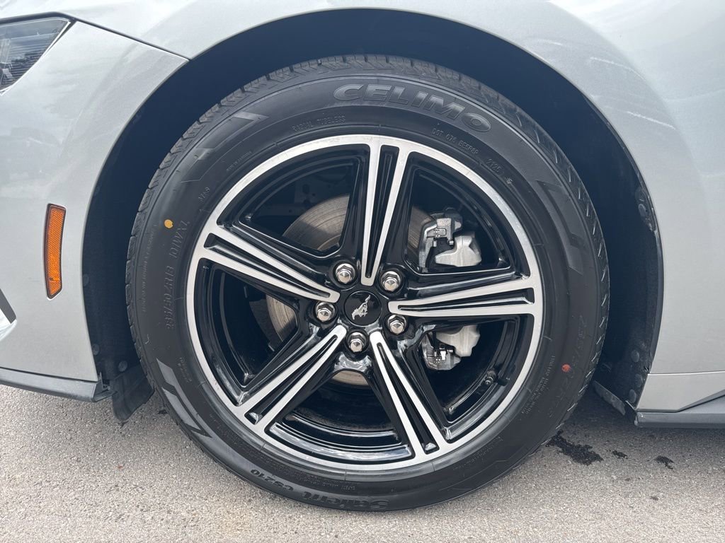 Used 2025 Ford Mustang Premium RWD image 28