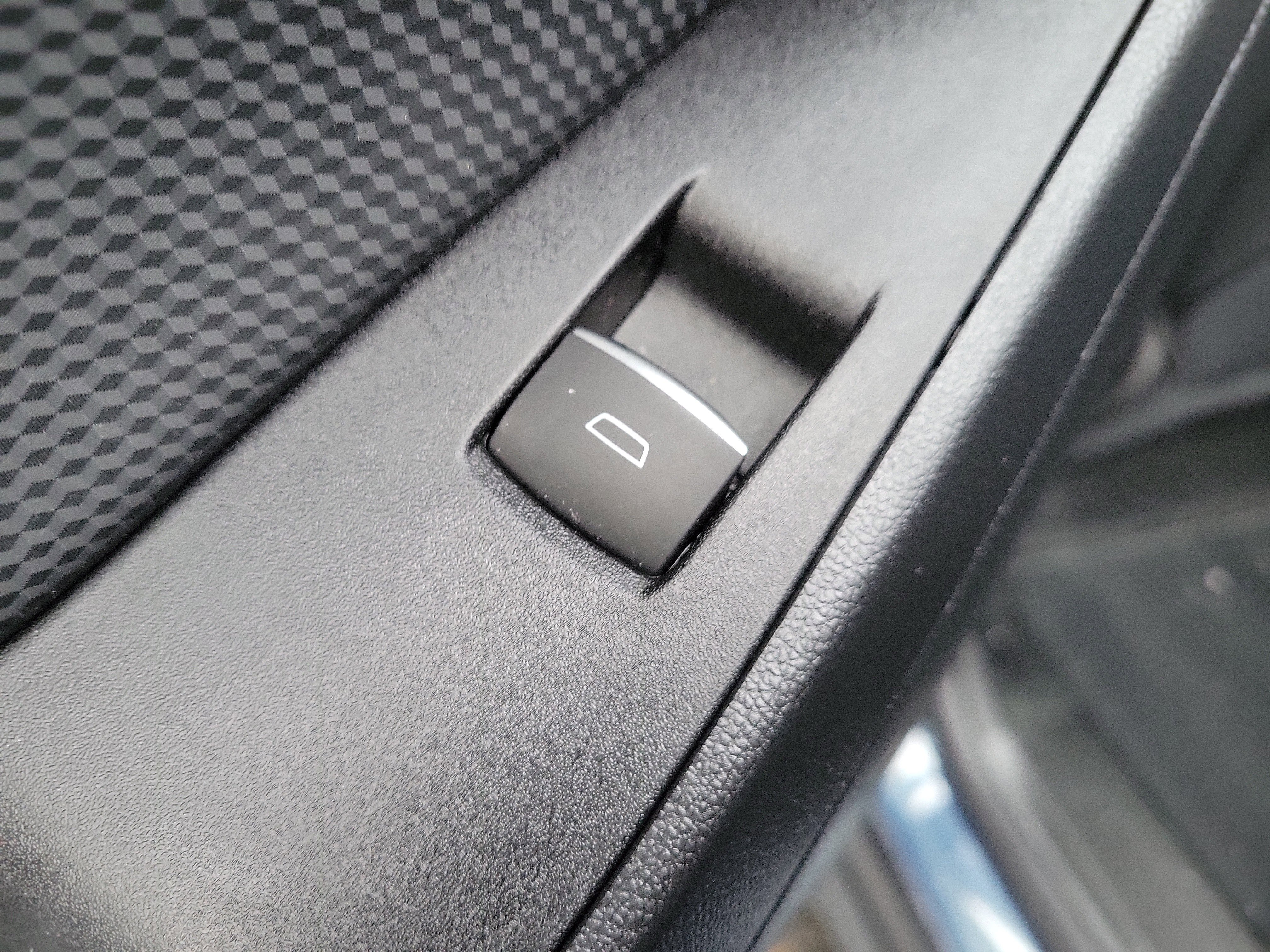 Used 2025 Chevrolet Equinox RS w/ Safety and Technology Package image 15