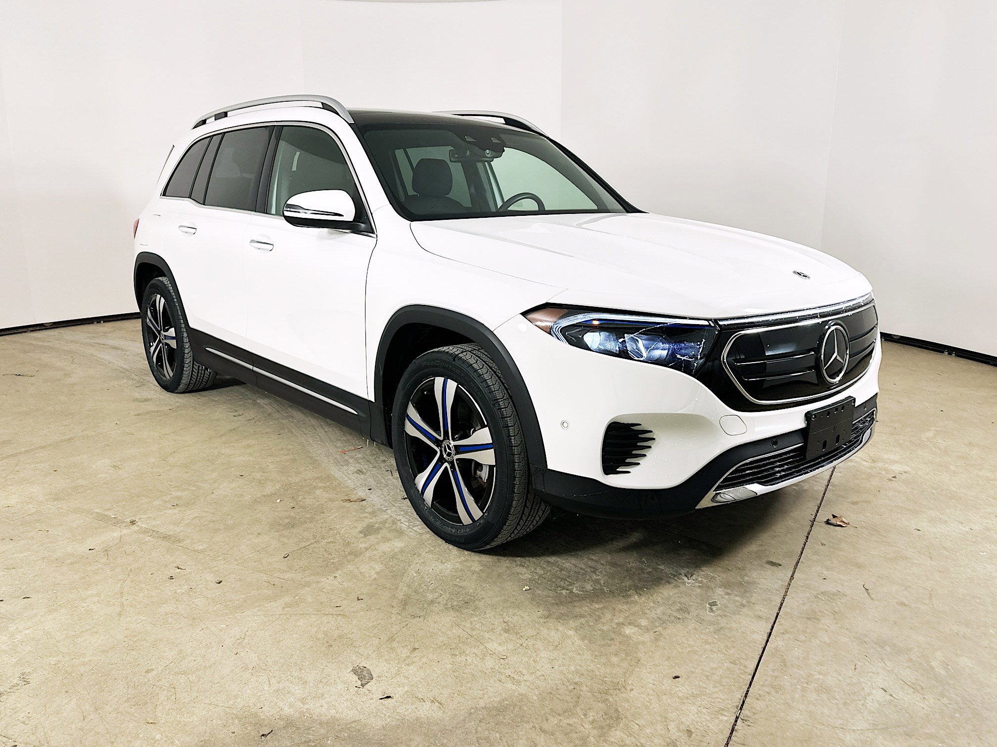 Certified 2023 Mercedes-Benz EQB 300 300 w/ Driver Assistance Package image 3