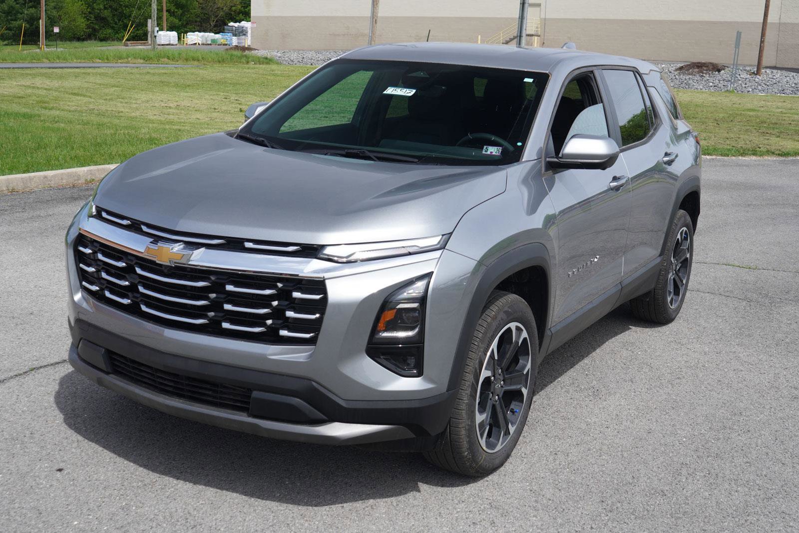 New 2025 Chevrolet Equinox LT w/ Safety and Technology Package image 8