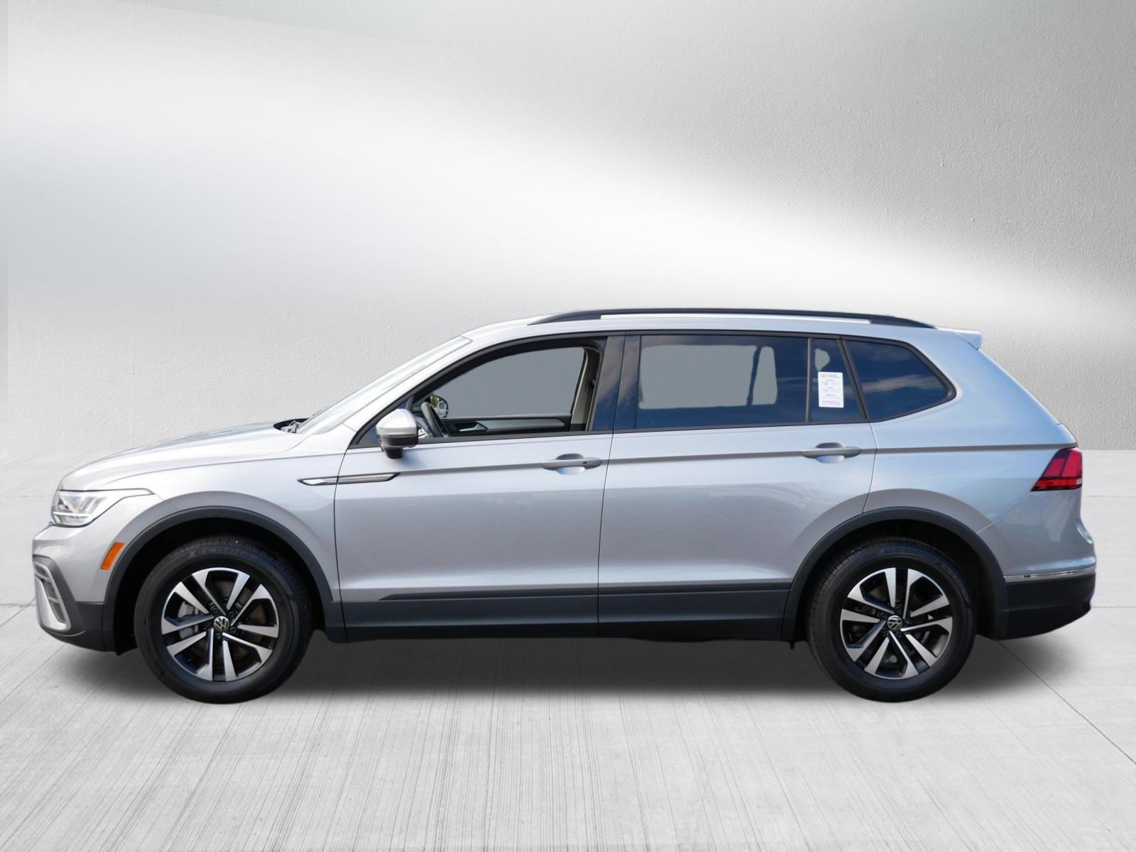 Certified 2024 Volkswagen Tiguan S AWD/4WD image 4