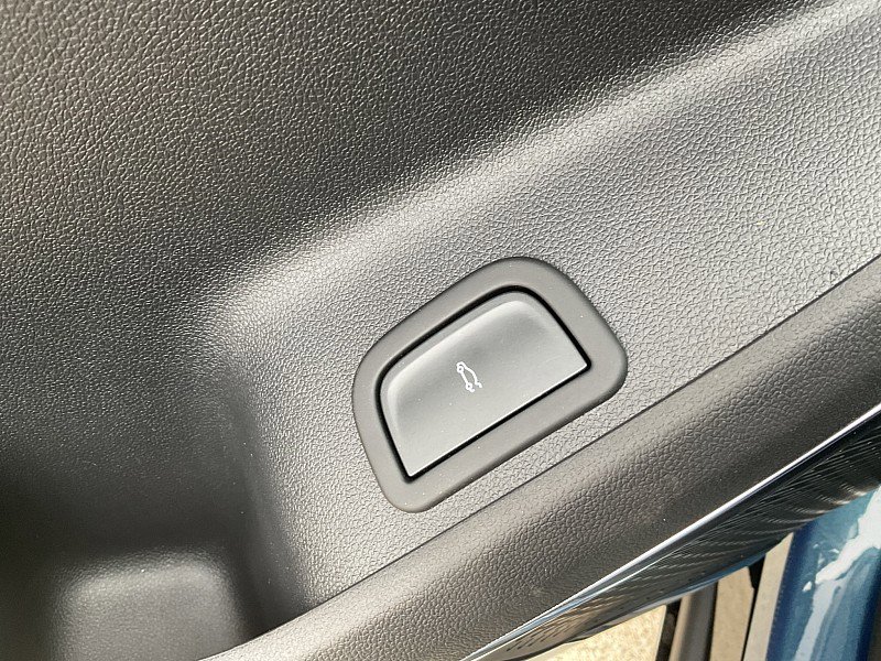 New 2026 Chevrolet Traverse High Country FWD image 28