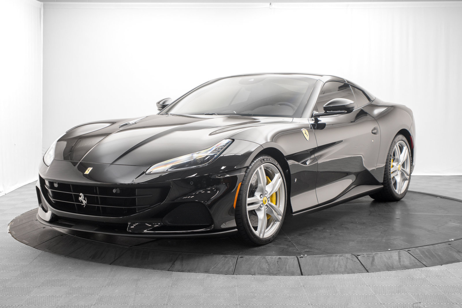 Used 2023 Ferrari Portofino M RWD image 11