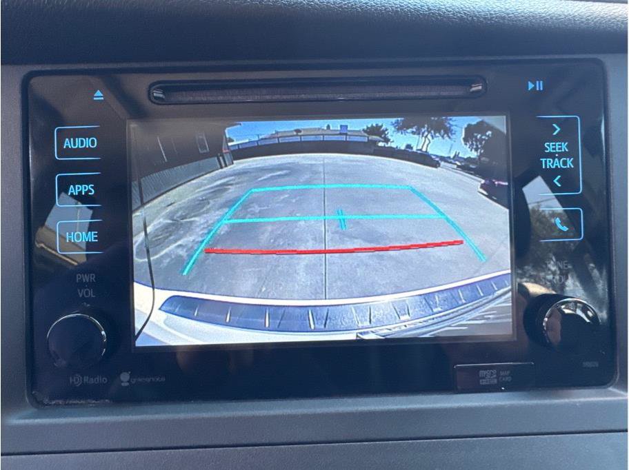 Used 2015 Toyota Sienna SE w/ SE Preferred Package FWD image 31