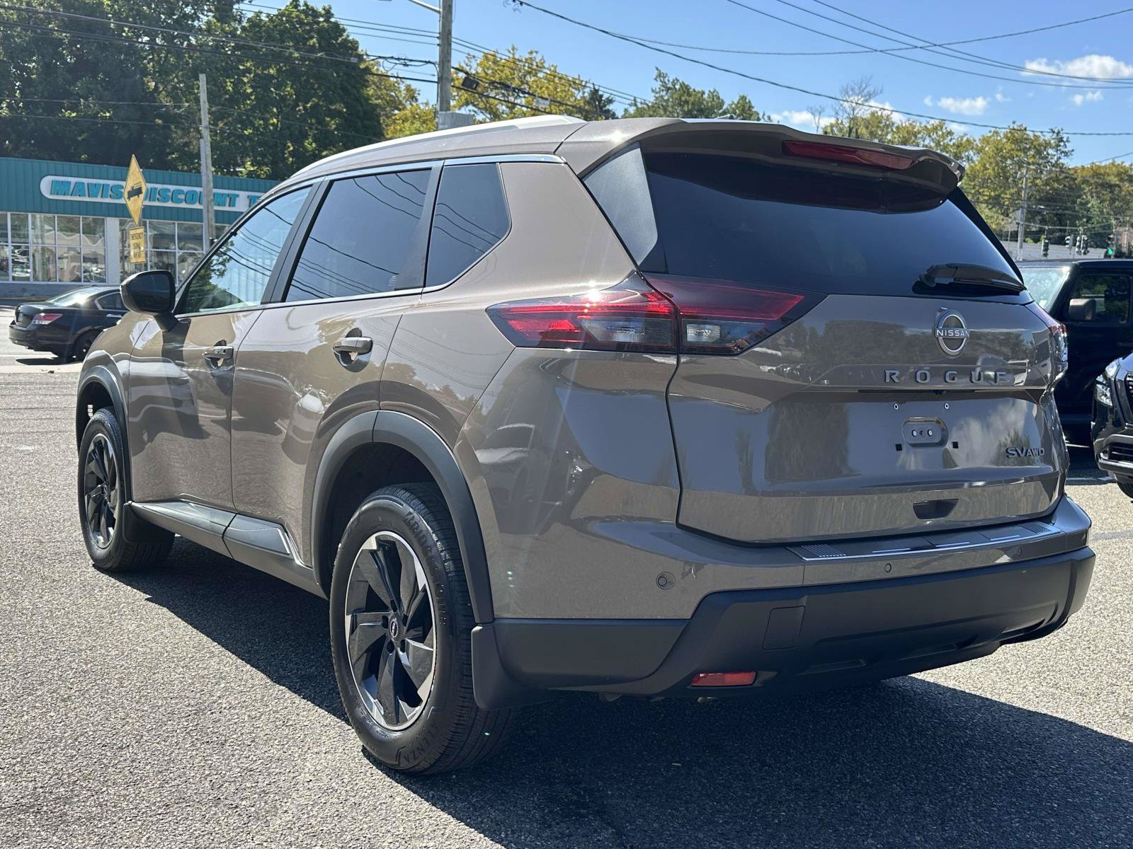 Used 2024 Nissan Rogue SV w/ SV Premium Package AWD/4WD image 5