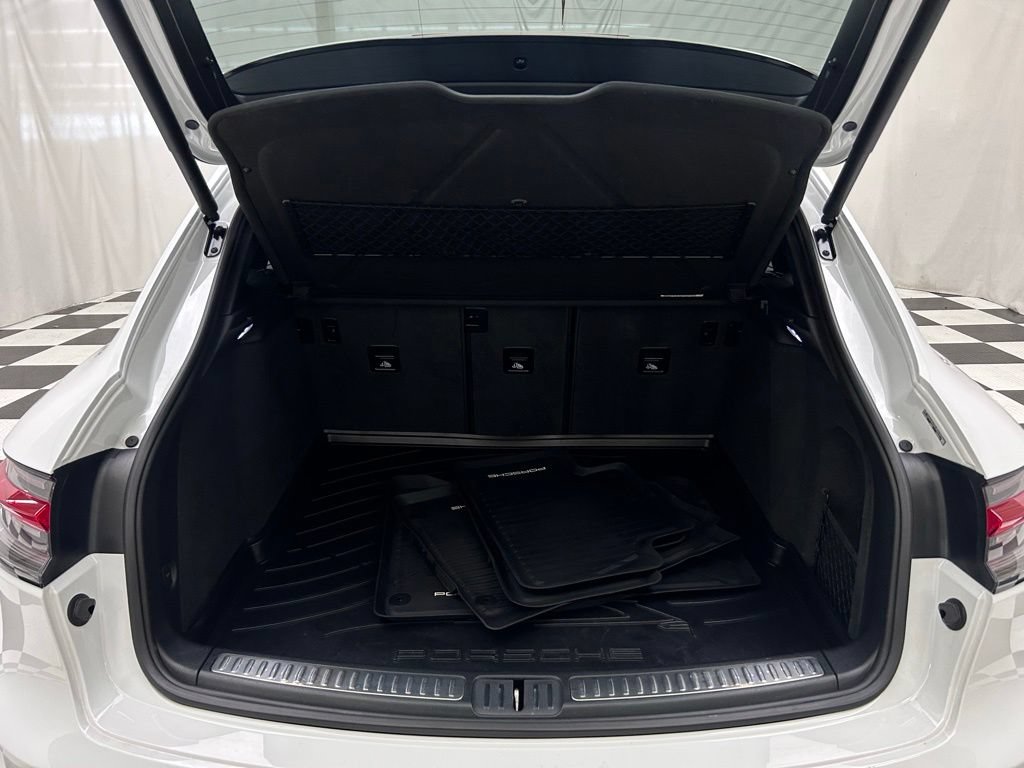 Used 2024 Porsche Macan AWD/4WD image 9
