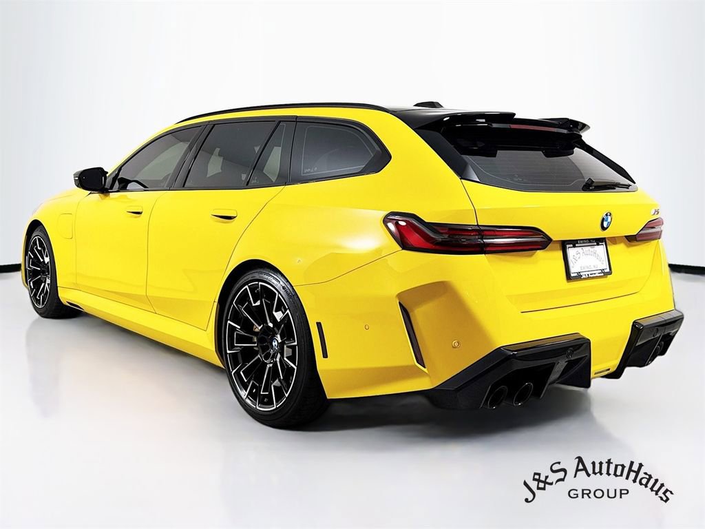 Used 2025 BMW M5 Touring image 5