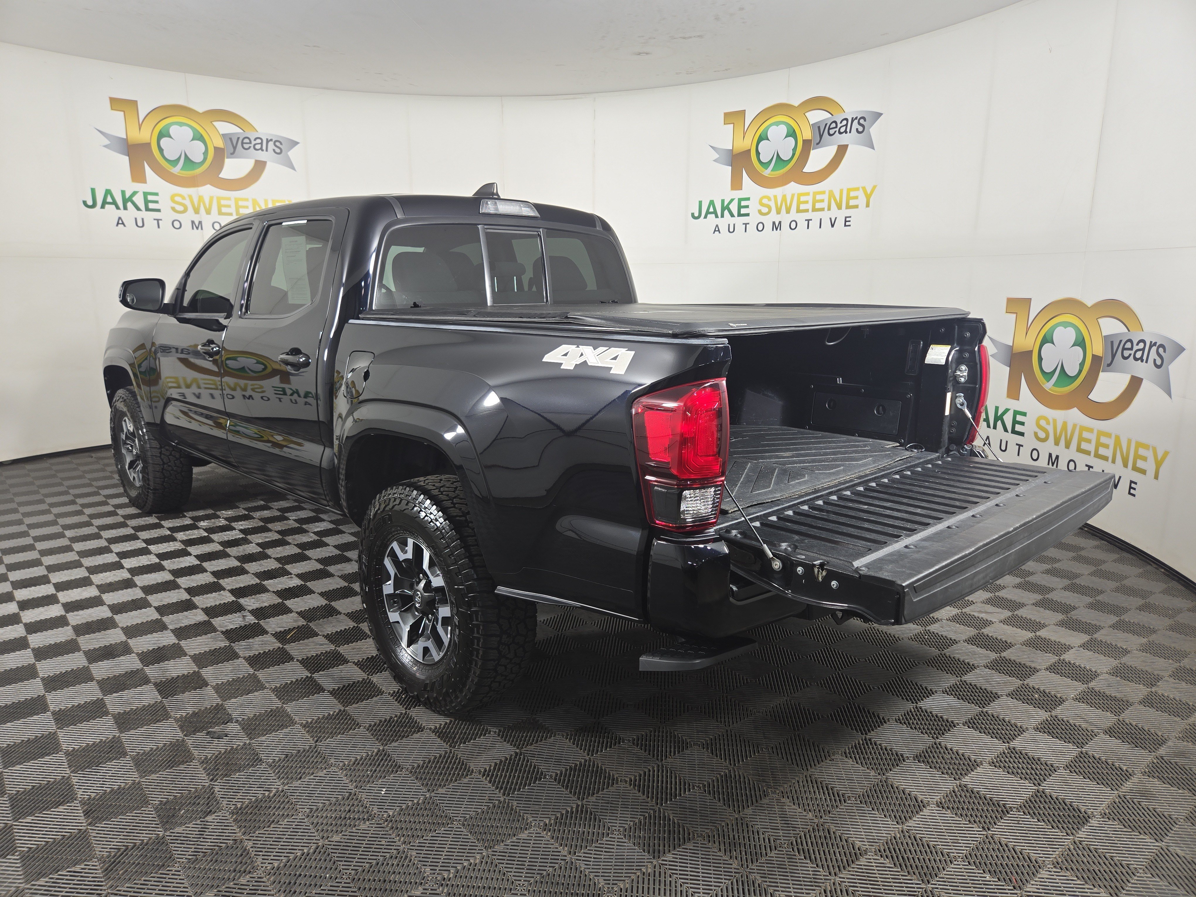 Used 2020 Toyota Tacoma SR AWD/4WD image 29