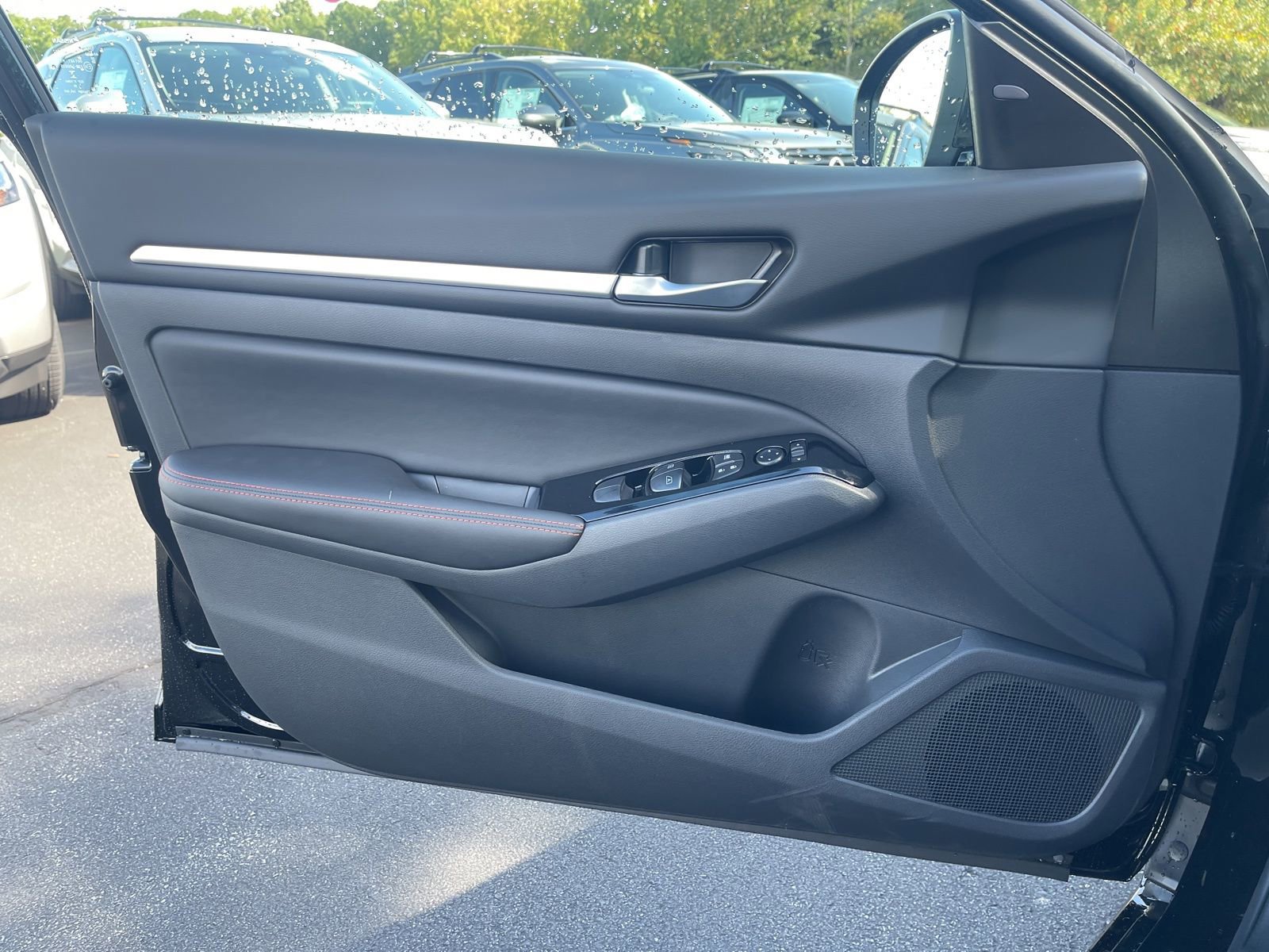 New 2025 Nissan Altima 2.5 SR image 31