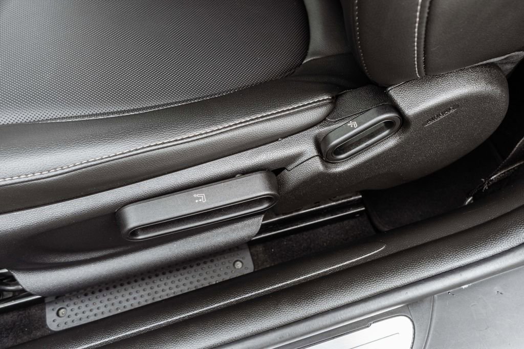 Used 2020 MINI Cooper 2-Door Hardtop image 26