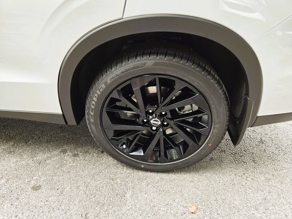 New 2026 Nissan Rogue SL AWD/4WD image 9