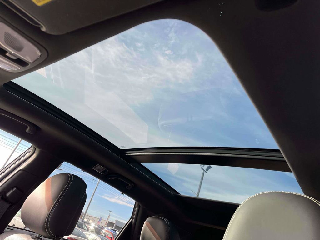 Used 2015 Kia Sorento SX image 29