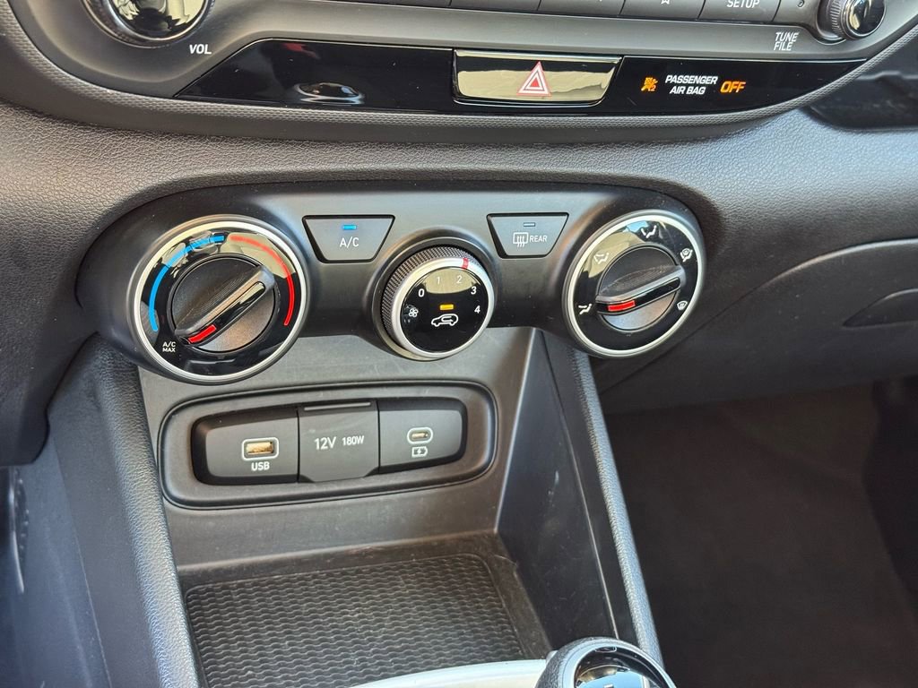 Used 2024 Hyundai Venue SE image 28