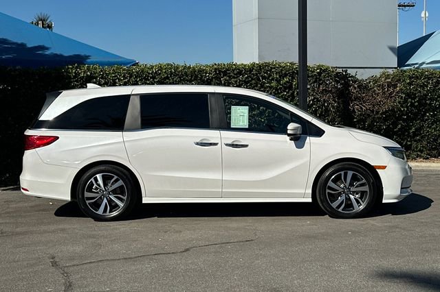 Certified 2024 Honda Odyssey Touring image 3