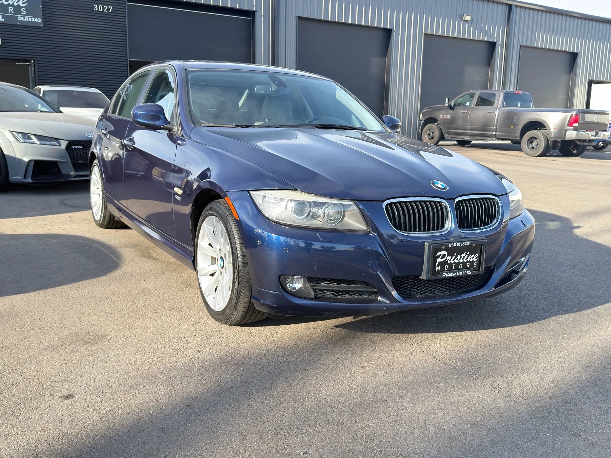 Used 2011 BMW 328i xDrive Sedan image 2