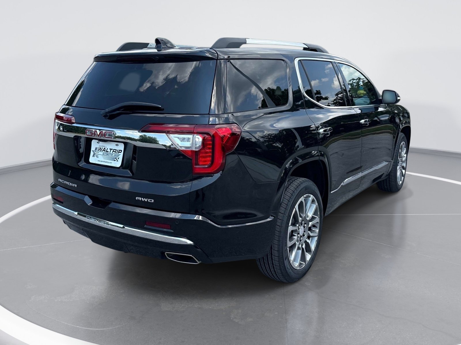 Used 2023 GMC Acadia Denali w/ Denali Ultimate Package AWD/4WD image 8