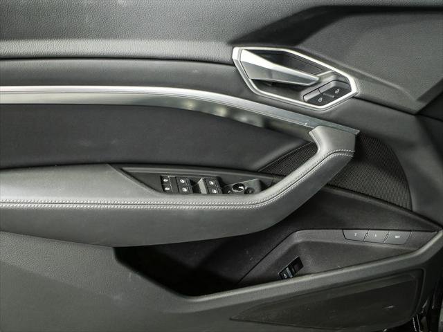 Used 2022 Audi e-tron Premium w/ Convenience Plus Package AWD/4WD image 6